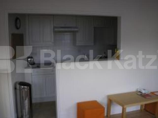 			2 Bedroom, 1 bath, 1 reception Flat			 Rochester Road, CAMDEN NW1